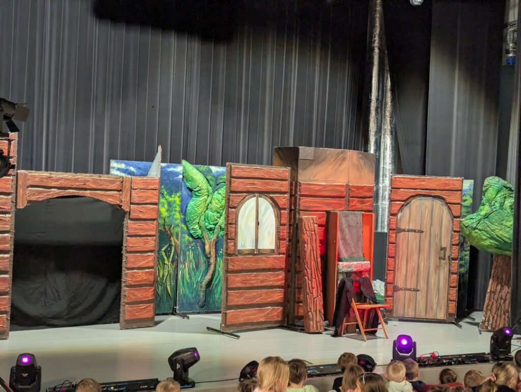 teatr 4