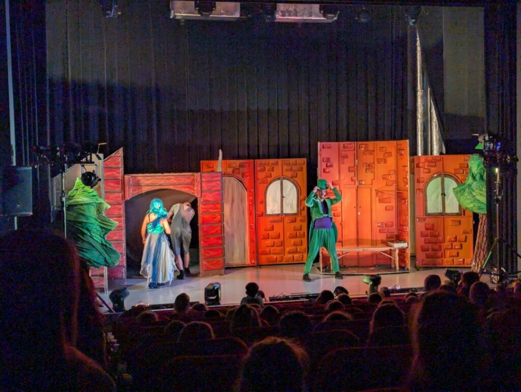 teatr 8